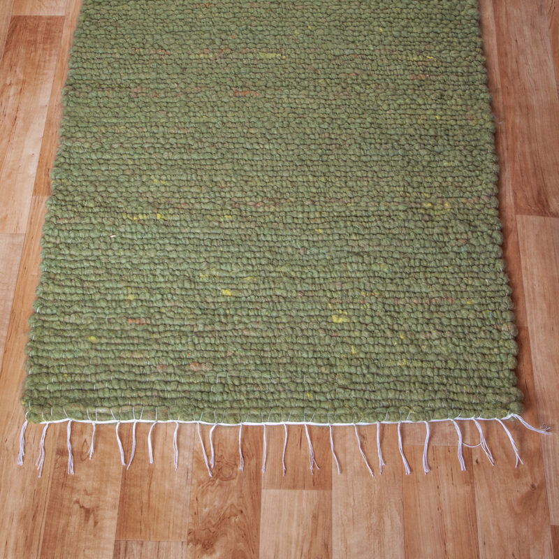 Gyapjú szőnyeg 70×200 cm – Zöld színben - közeli