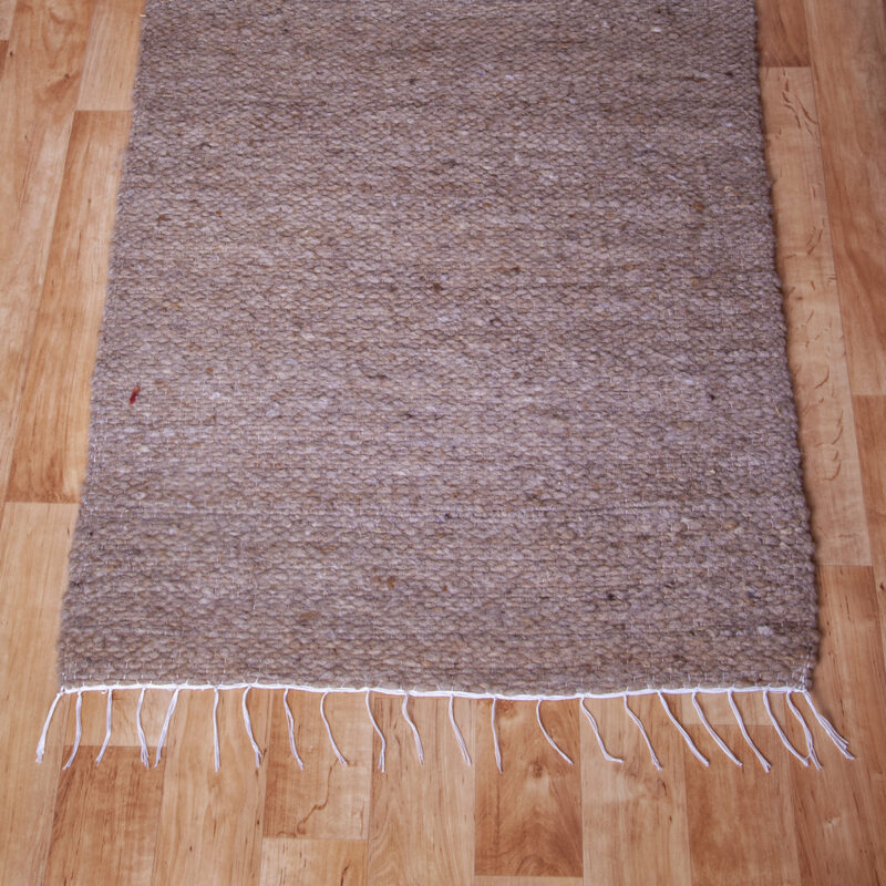 Gyapjú szőnyeg 70×200 cm – Barna színben - közeli