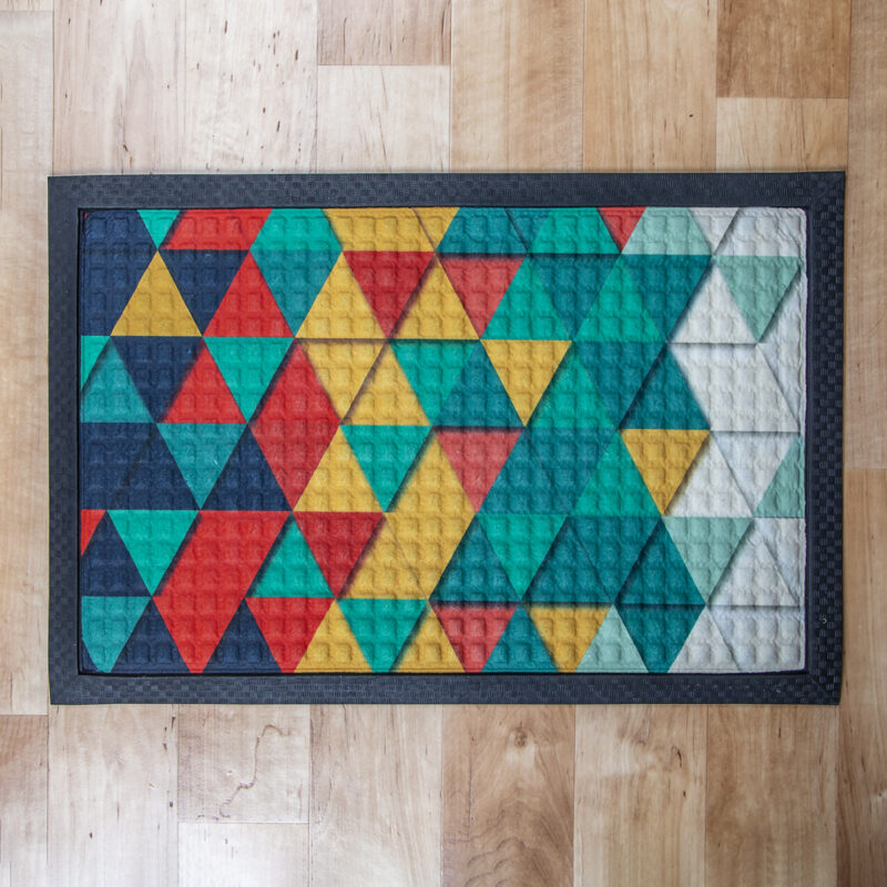 Festett gumis textil lábtörlő 40x60 cm - Háromszög mintával