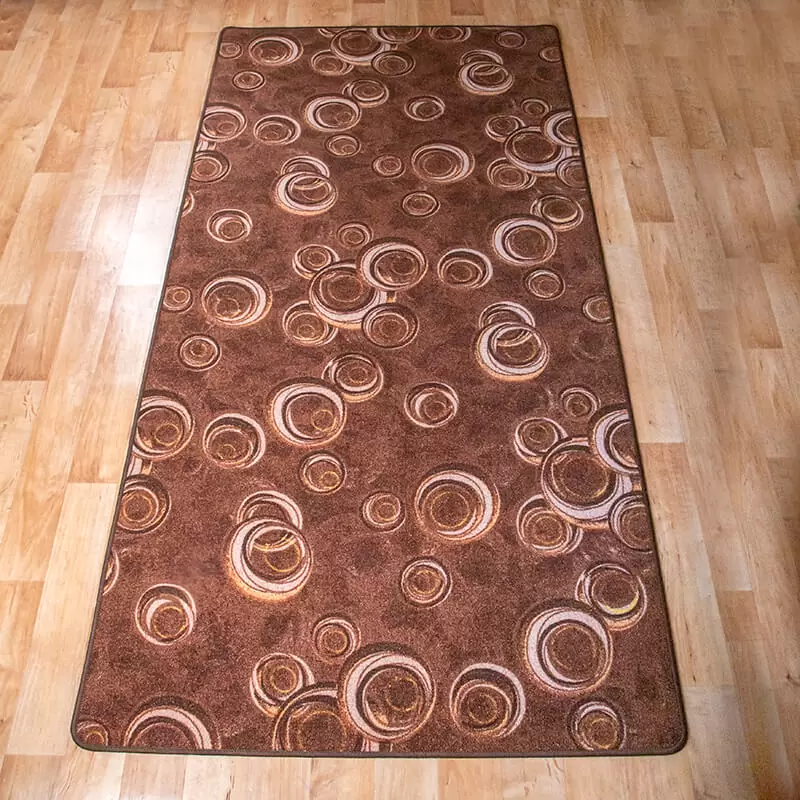 Szegett szőnyeg - 100x200 cm - Barna színben kör mintával