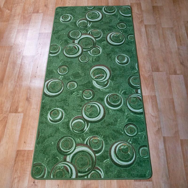 Szegett szőnyeg 70x150 cm - Zöld színben kör mintával