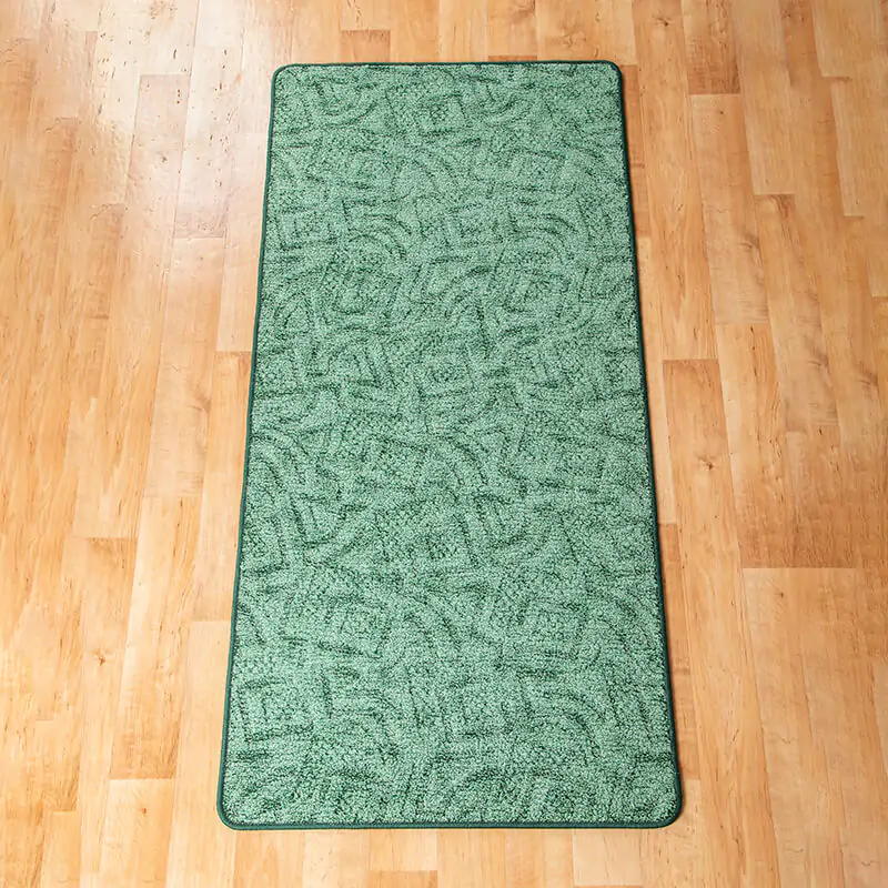 Szegett szőnyeg - Zöld színben absztrakt mintával