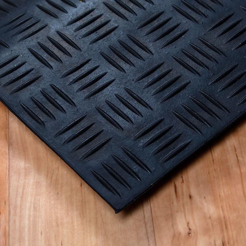 Gumi lépcsőszőnyeg 75x25 cm-sarok2